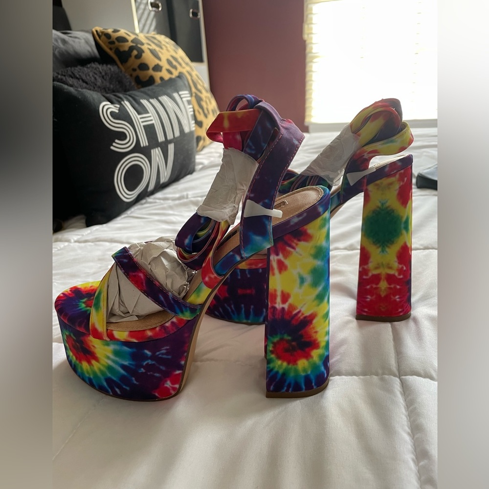 Dolls kill heels
